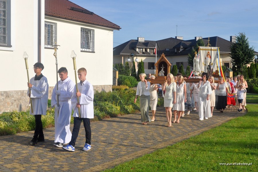 54 Procesja eucharystyczna.jpg